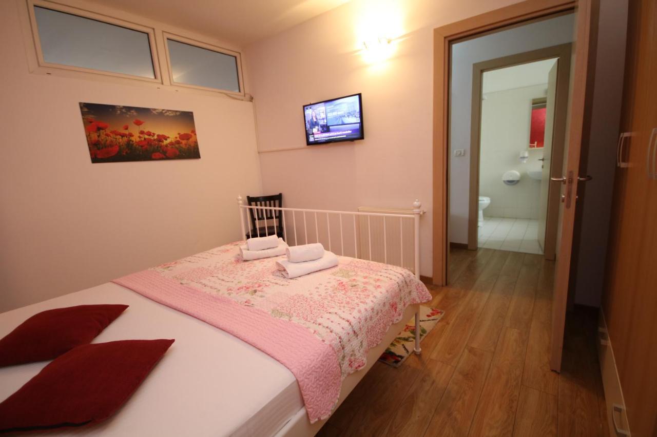 Flowers Apartments Timisoara Bagian luar foto